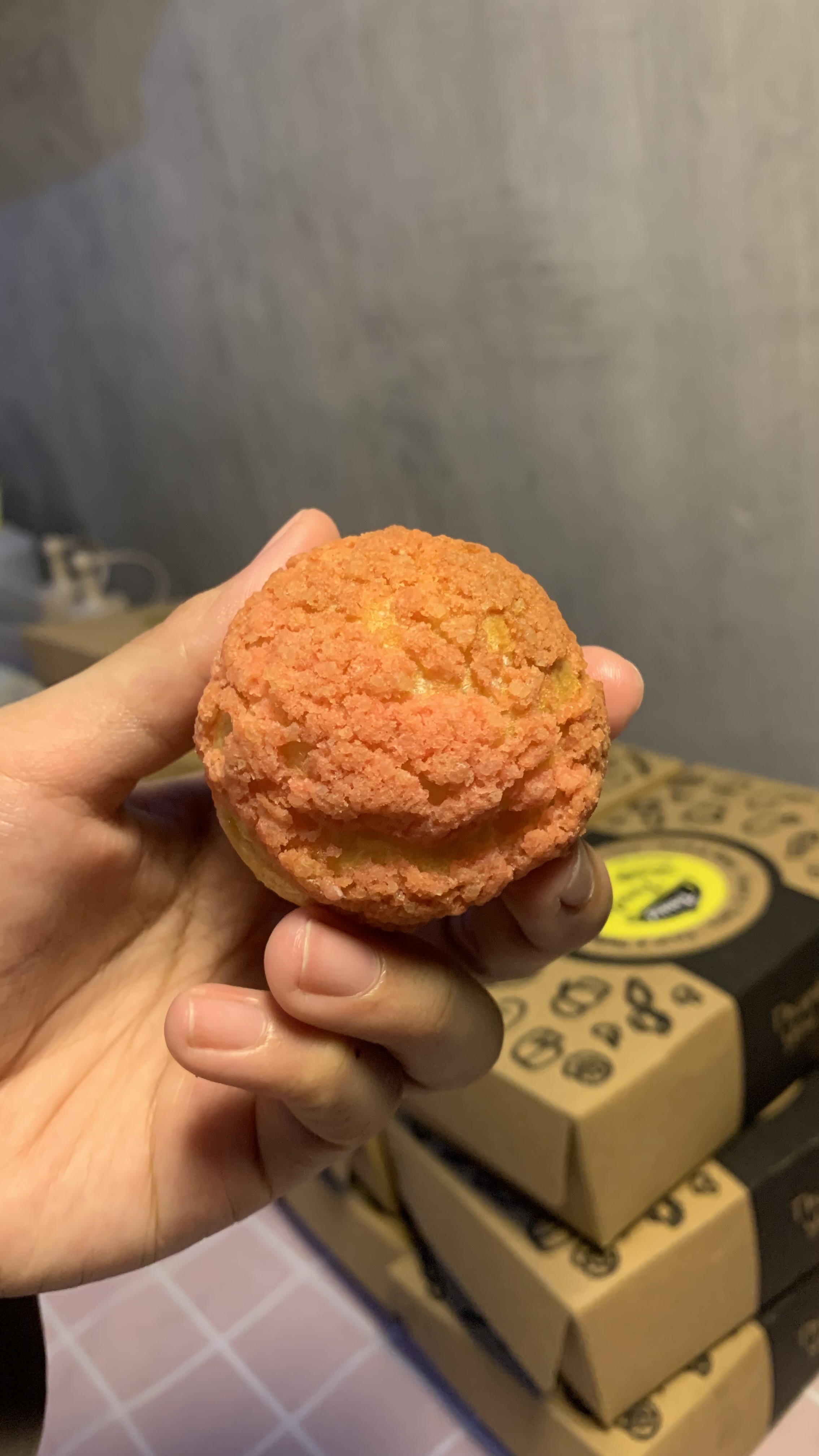 Choux Au Craquelin Strawberry 